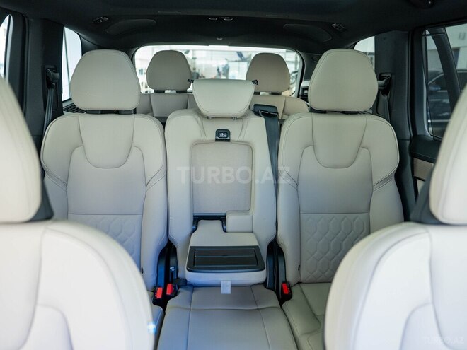 Volvo XC90-19
