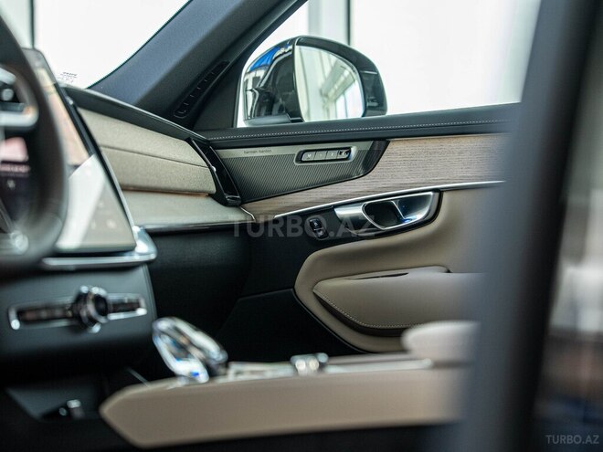 Volvo XC90-9