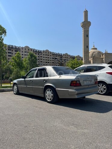Mercedes 300 E-7