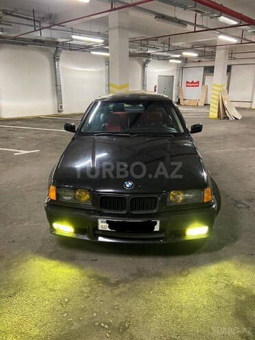 BMW 320-1
