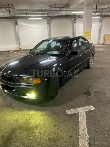 BMW 320-2