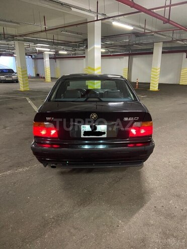 BMW 320-6