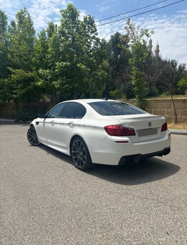 BMW M5-8