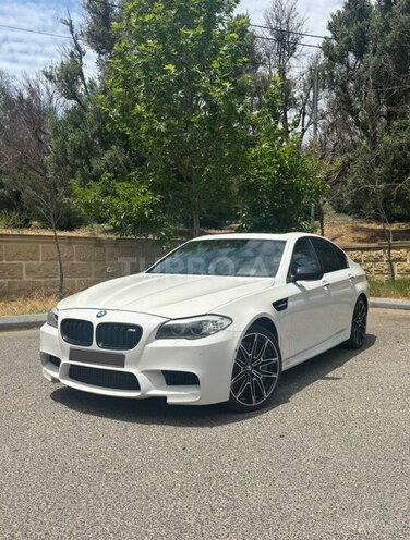 BMW M5-1
