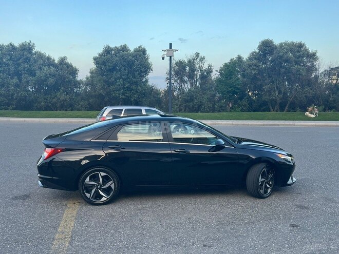 Hyundai Elantra-5
