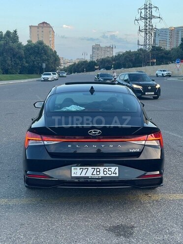 Hyundai Elantra-4
