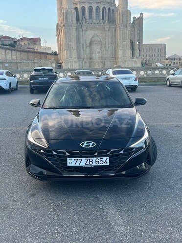 Hyundai Elantra-1