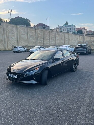Hyundai Elantra-2