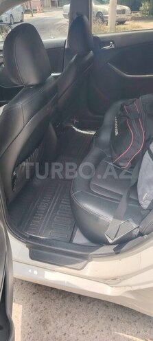 Kia Optima-4