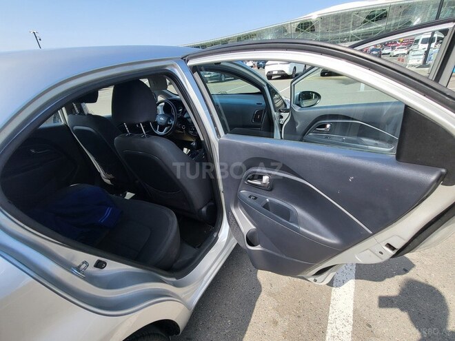Kia Rio-7