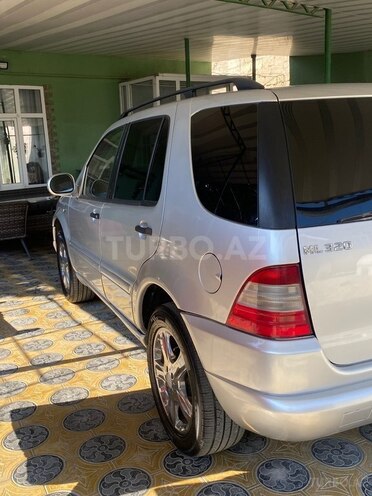 Mercedes ML 320-5