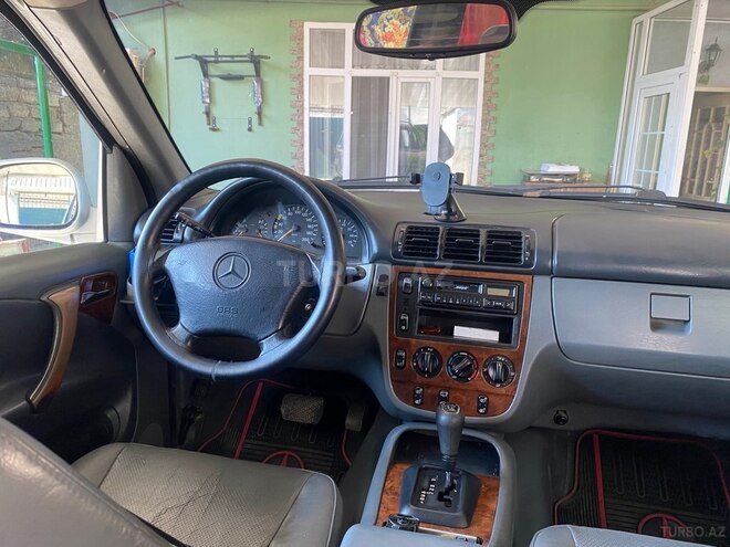 Mercedes ML 320-7