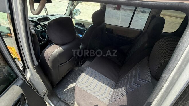 Mitsubishi Pajero io-4