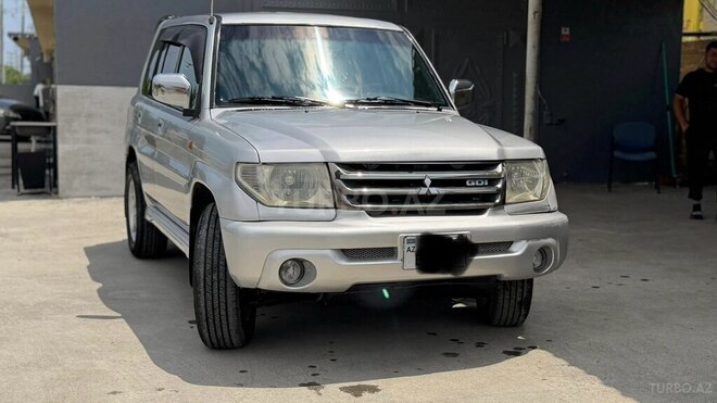Mitsubishi Pajero io-1
