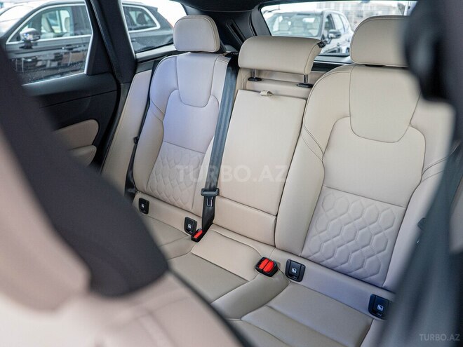 Volvo XC60-8