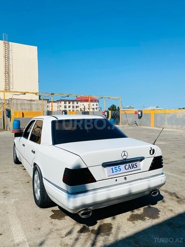 Mercedes E 220-4