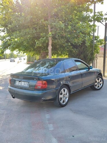 Audi A4-3