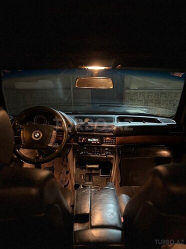 BMW 750-12
