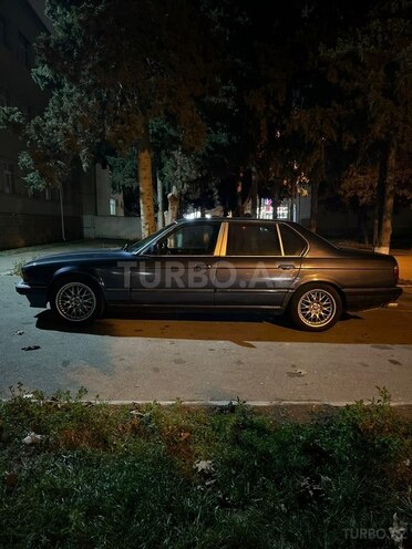 BMW 750-3