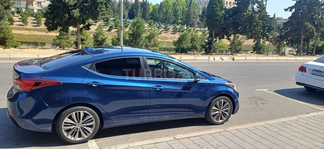 Hyundai Elantra-4
