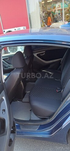 Hyundai Elantra-5