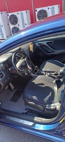 Hyundai Elantra-6