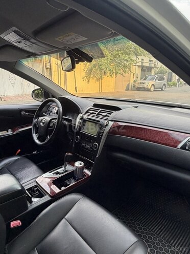 Toyota Camry-5
