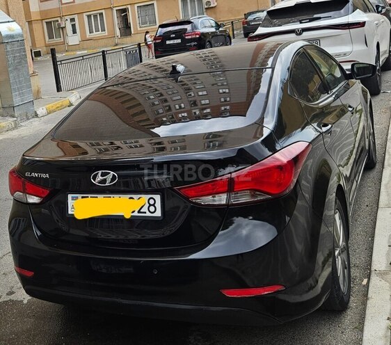 Hyundai Elantra-2