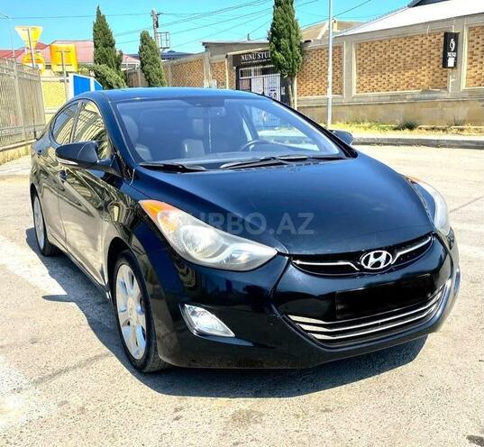 Hyundai Elantra-1