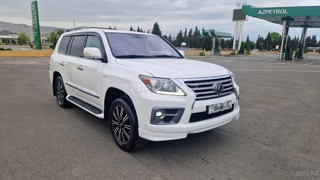 Lexus LX 570-1