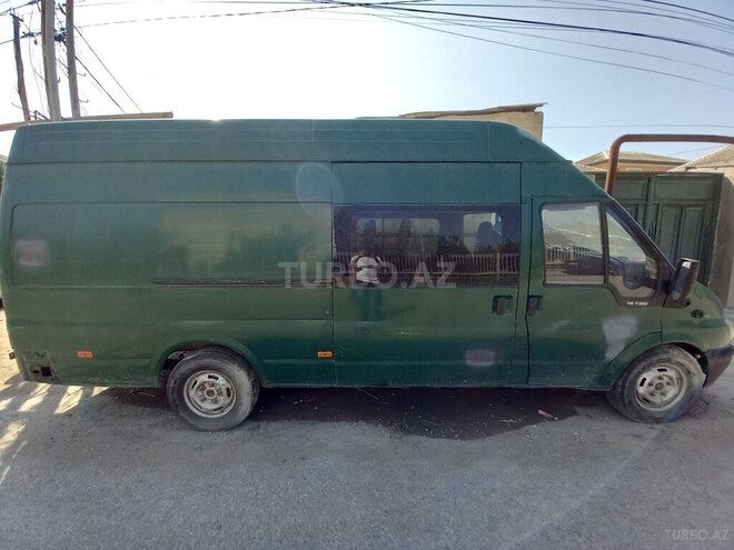 Ford Transit-4