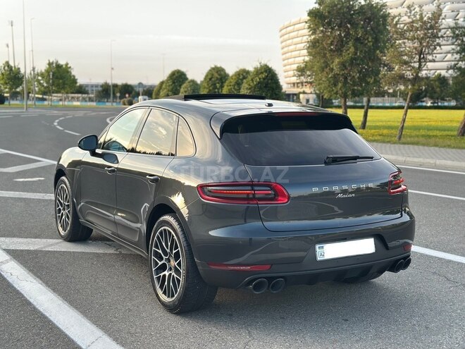 Porsche Macan-5