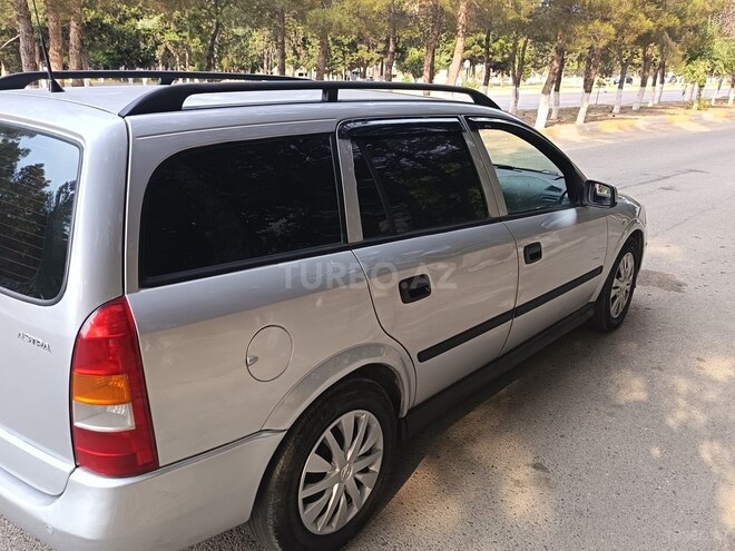 Opel Astra-11