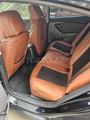 Hyundai Elantra-6
