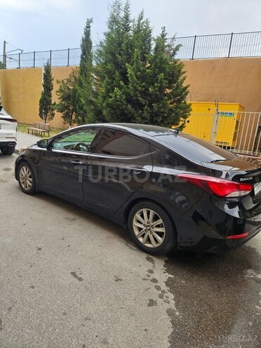 Hyundai Elantra-4