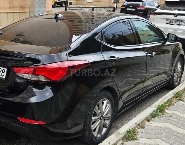 Hyundai Elantra-5