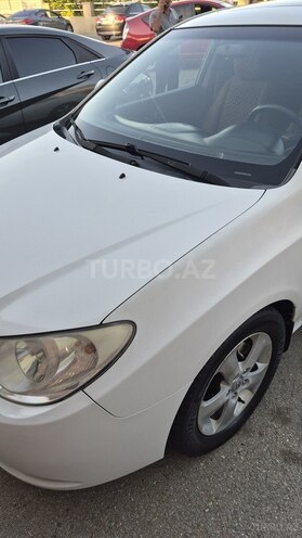 Hyundai Elantra-11