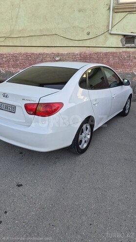 Hyundai Elantra-4