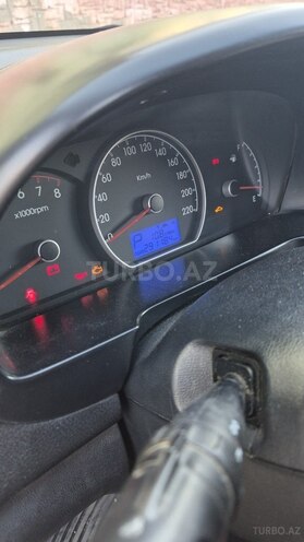 Hyundai Elantra-6