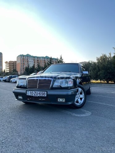 Mercedes 220 E-1