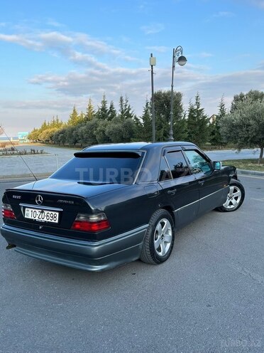 Mercedes 220 E-3