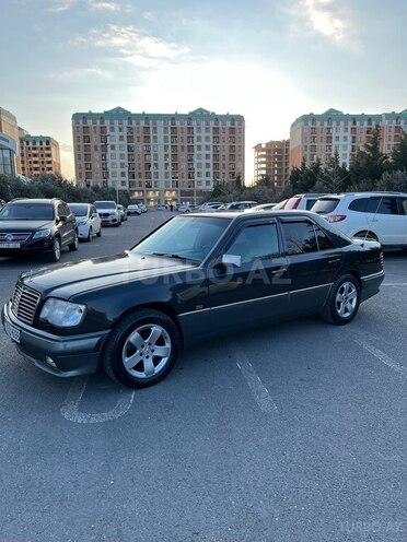 Mercedes 220 E-4