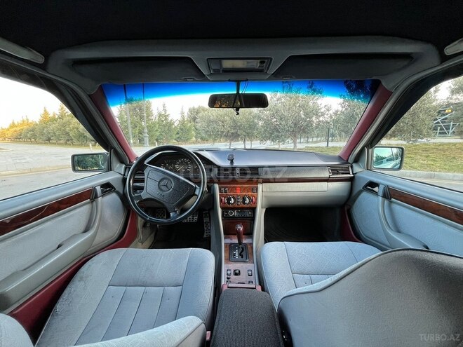Mercedes 220 E-6