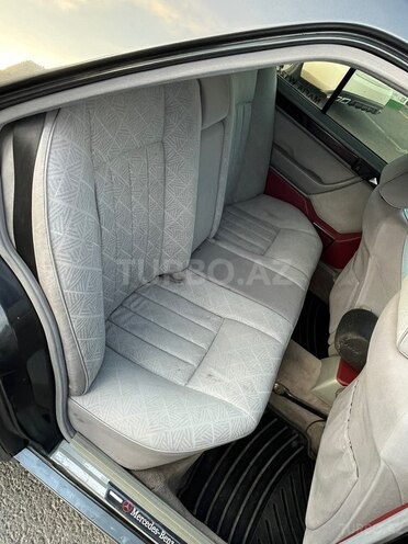 Mercedes 220 E-10
