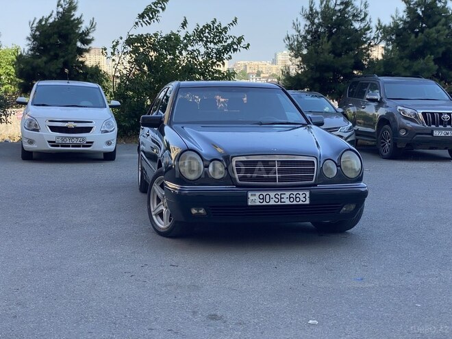 Mercedes E 240-3