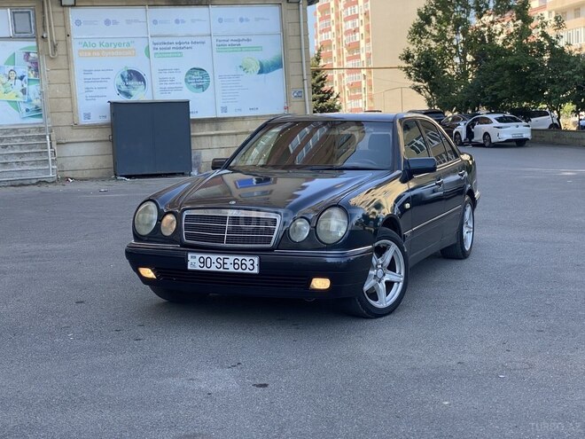 Mercedes E 240-6