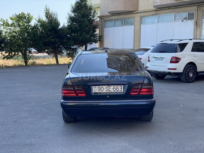 Mercedes E 240-8