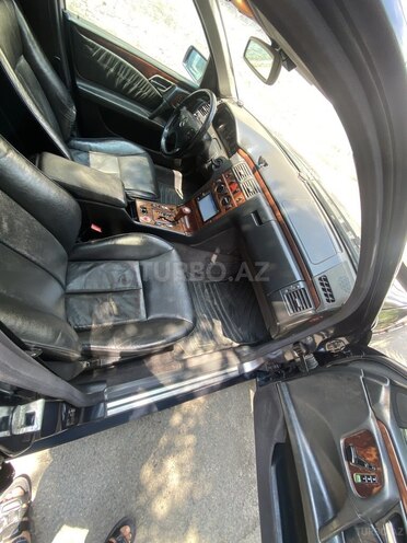 Mercedes E 240-18