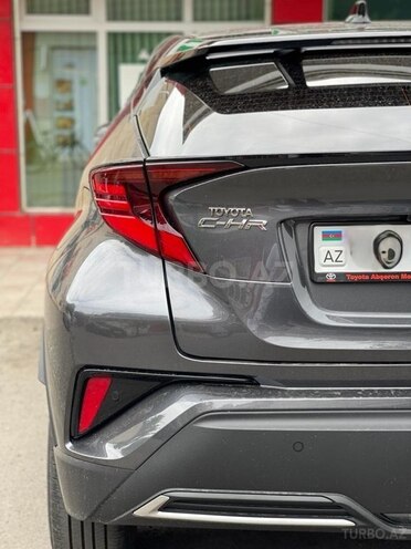 Toyota C-HR-7