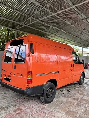 Ford Transit-3